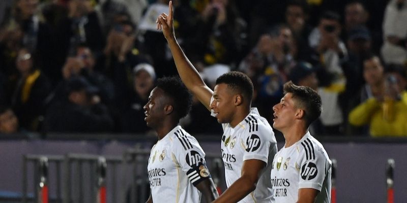 Tin Hình Ảnh Thể Thao – Khoảnh Khắc, Cảm Xúc Và Câu Chuyện Sau Ống Kính 1 Mbappé rực sáng với hat-trick đầu tiên tại Real Madrid