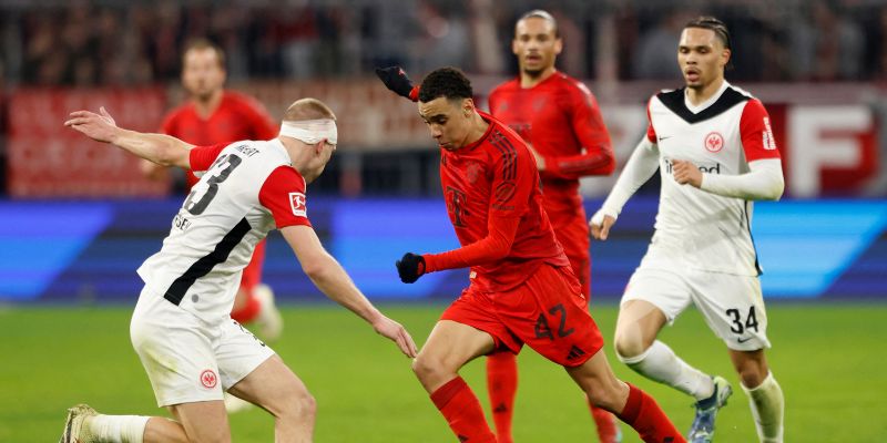 Bayern có phong độ vượt trội so với Frankfurt