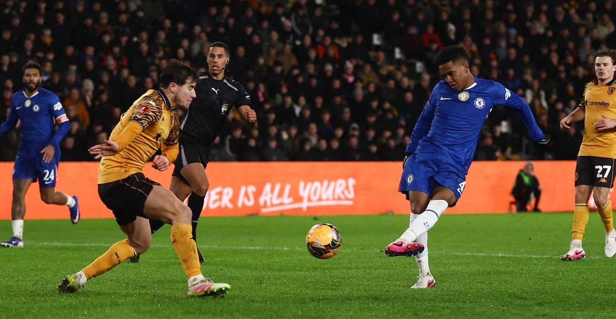 Chelsea có phong độ trái ngược giữa hàng công và hàng phòng ngự
